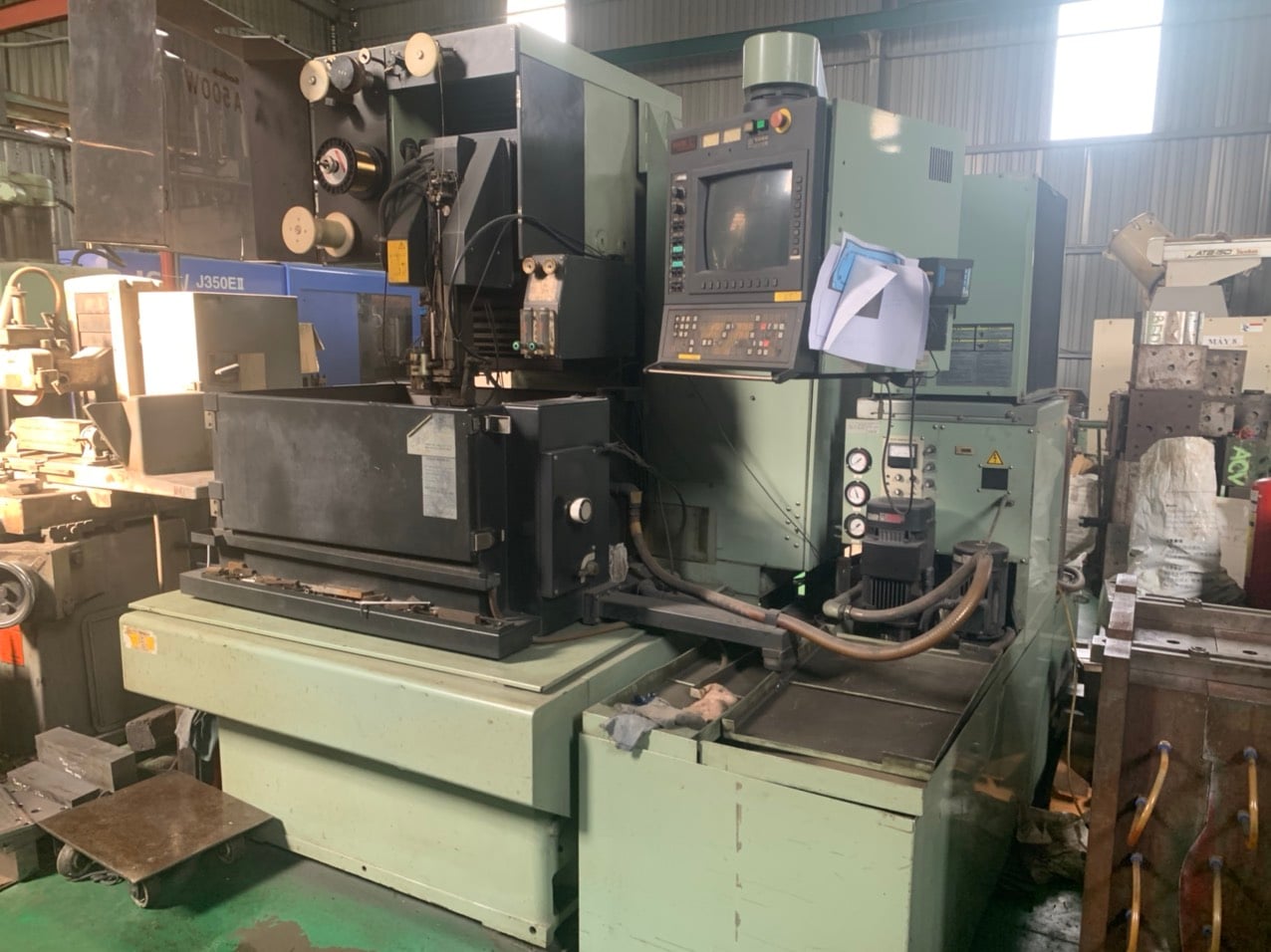 CNC vertical machining center machine